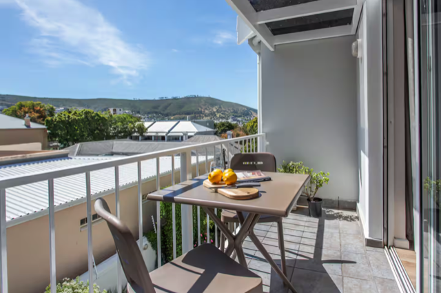 To Let 1 Bedroom Property for Rent in Oranjezicht Western Cape